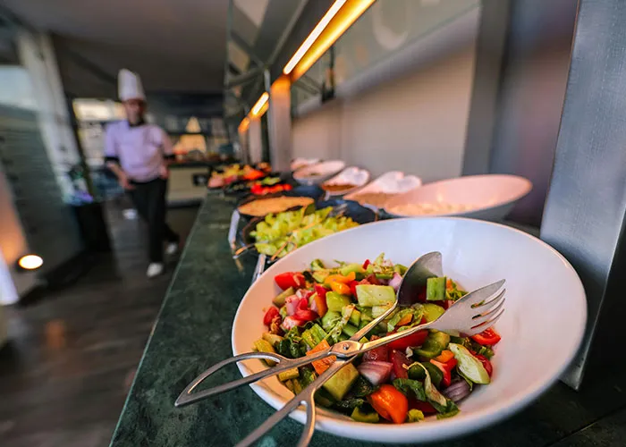 “Mother Laughed”: 40 Buffet Moments That Prove Some People Shouldn’t Be Allowed To Eat In Public