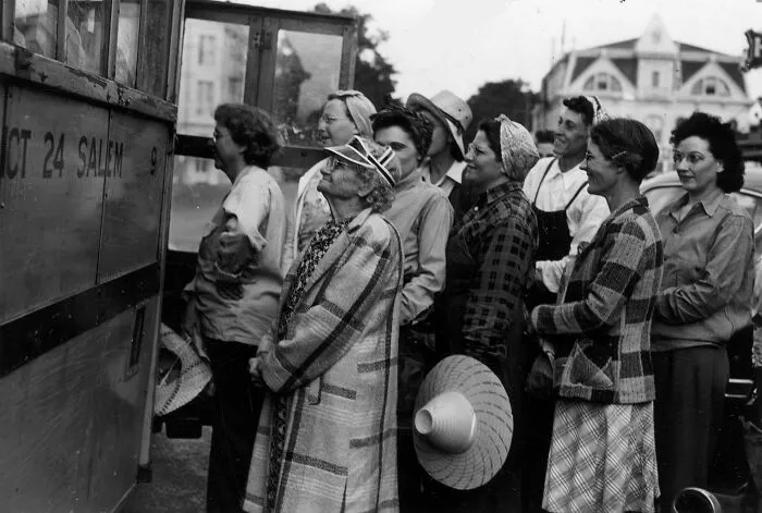 These Women Who Are Part Of The "Housewife Special" Are Boarding A Bus To Go Out And Help Save Marion County's Bean Crop
