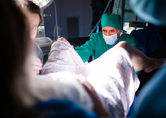"Shut The Hell Up": 35 Dads Share Birthing Room Experiences And Give Advice To New Parents
