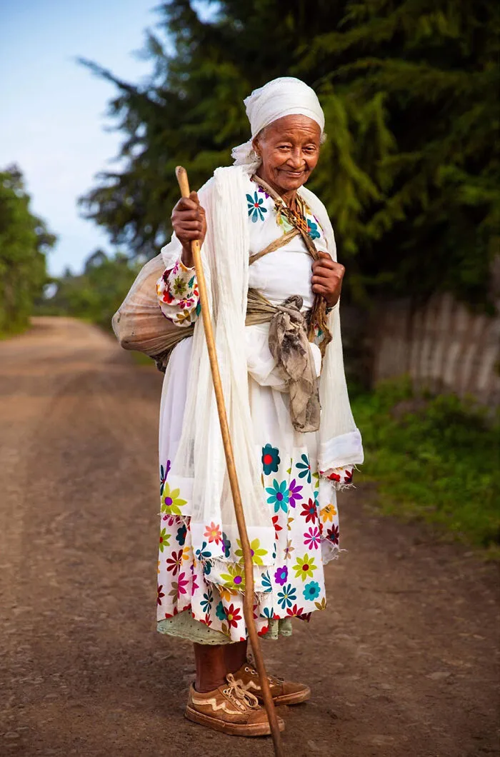 48 Portraits Of Older Women Around The World That Redefine Beauty At Any Age