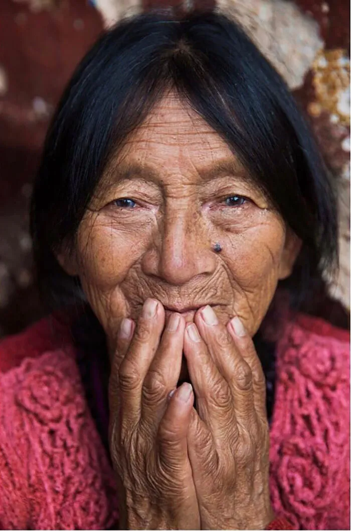 48 Portraits Of Older Women Around The World That Redefine Beauty At Any Age