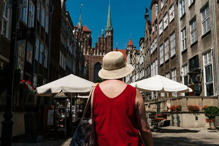 30 Candid Street Photos By Polly Rusyn That Might Make You See The World Differently