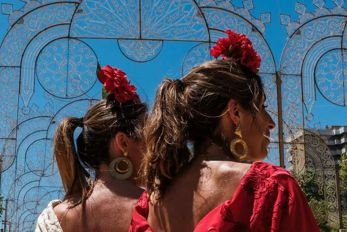 30 Candid Street Photos By Polly Rusyn That Might Make You See The World Differently