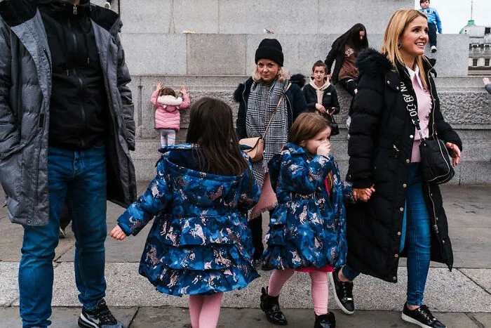 30 Candid Street Photos By Polly Rusyn That Might Make You See The World Differently