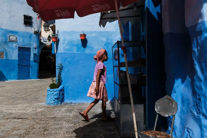 30 Candid Street Photos By Polly Rusyn That Might Make You See The World Differently