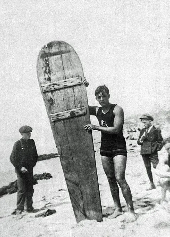 Ser surfista no era fácil en 1914