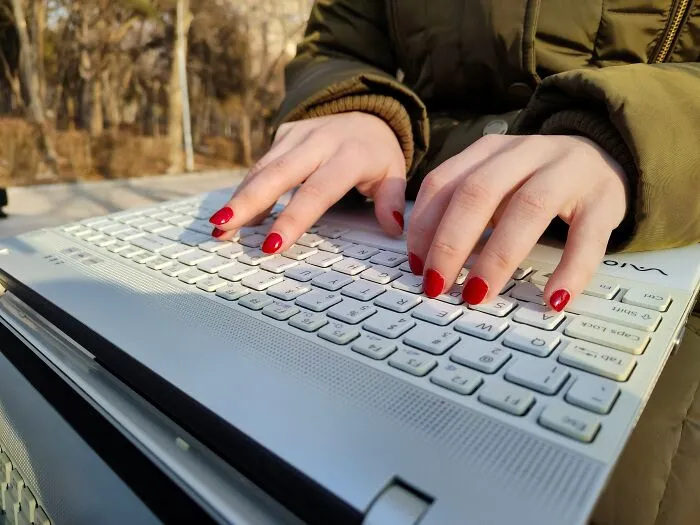 32 Trends That Disappeared Too Soon, From The Silly Ones To The Far-Too-Real