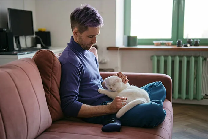 “He Doesn’t Talk To His Cat”: 50 Women Share The Exact Second Their Attraction Died