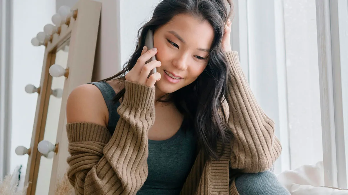 Woman Wants To Invite ‘Work Husband’ On Family Vacation, Is Stunned Her Real Husband Says ‘No’