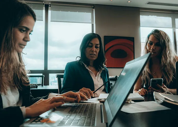 35 People Share The Most Unhinged Things Their Colleagues Did At Work