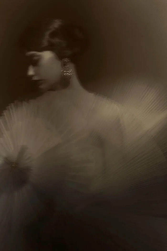 Éventail From The Series 'La Danse Des Lumières' By Olivia Mazzola