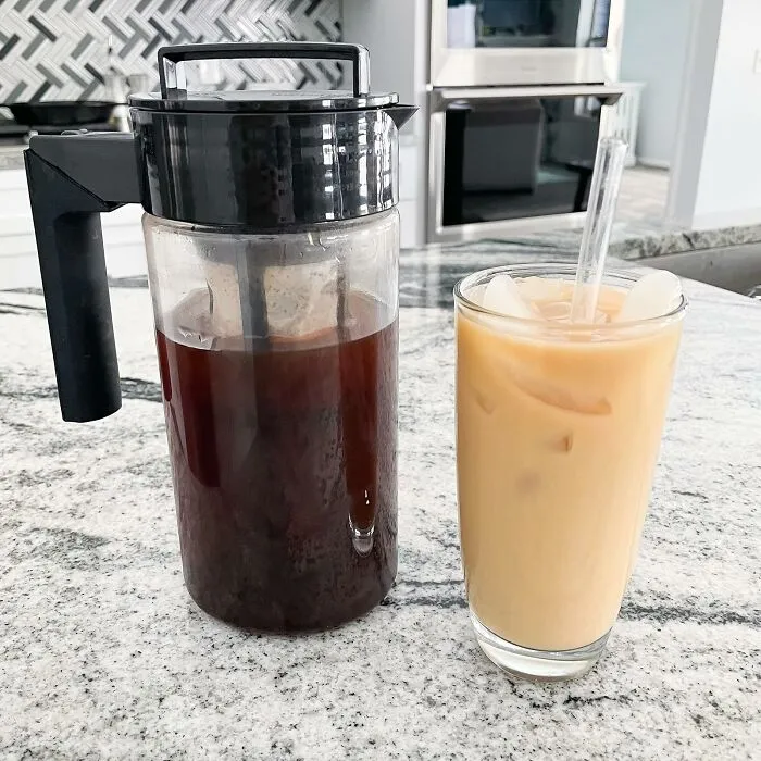 This <a Style="Display:inline;" Href="Https://Www.amazon.com/Takeya-10310-Patented-Airtight-Silicone/Dp/B00ffly64u?ie=utf8&th=1&linkcode=ll1&tag=bpkiwi-20&linkid=08685e3a8550e6cea71364562c439d92&language=en_us&ref_=as_li_ss_tl" Target="_blank"><span Style="Font: Inherit; Color: #d74b1f;"> Cold Brew Coffee Maker </Span> Is Your Summer Sanity Saver, Delivering That Smooth, Less Acidic Caffeine Kick Without You Having To Brave The Actual Heat For An Iced Latte