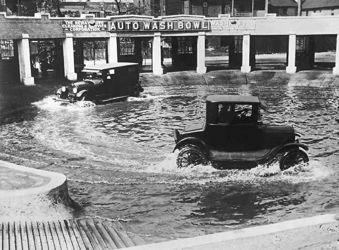 An Original Car Wash Designed To Mainly Clean The Undercarriages Since Most Roads Were Still Dirt Roads In Chicago, Us In 1924