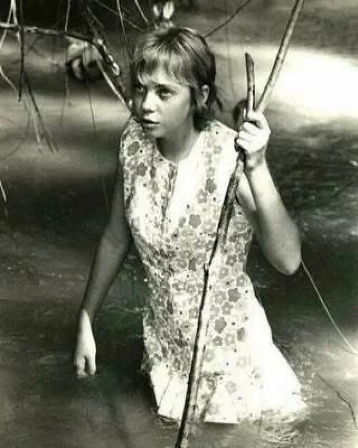 Juliane Koepcke, de 17 años, fue succionada de un avión en 1971 después de que un rayo lo alcanzara.
