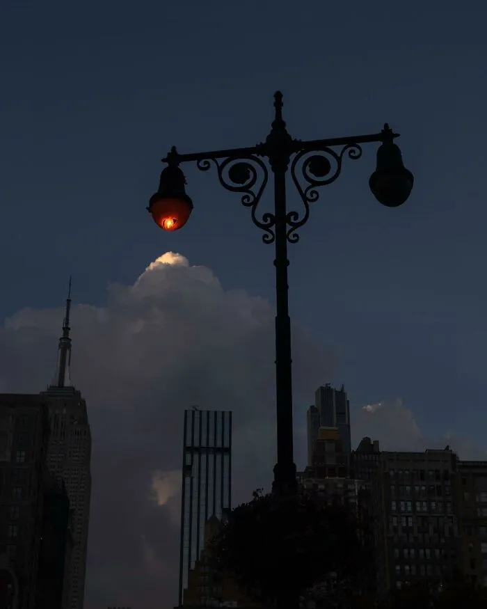 40 Times Everyday Scenes Captured By Eric Kogan Aligned So Perfectly, You Might Do A Double Take