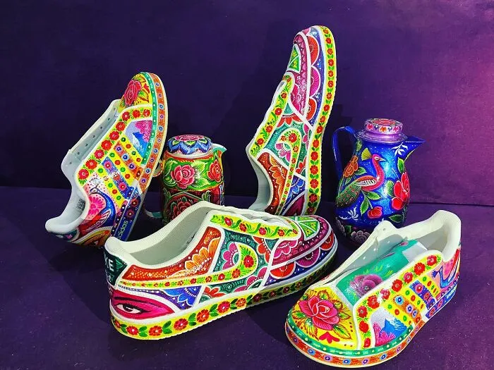 50 Times Artist Transformed Ordinary Objects Into Eye-Catching Pieces Of Art