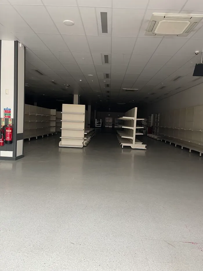 22 Photos Of Liminal Spaces I Took