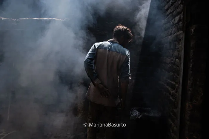 30 Candid Photos That Capture Raw, Real Life Around The World By Mariana Basurto