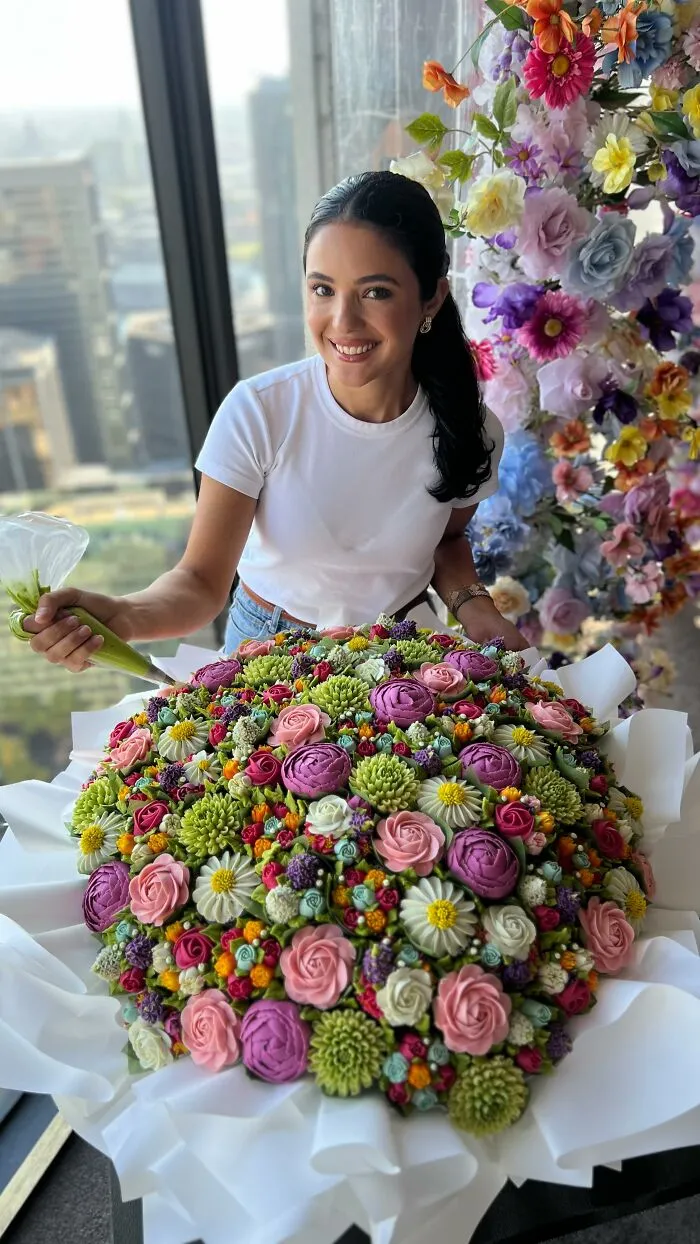 35 Cupcake Creations That Look Like Floral Masterpieces, By Baker Macey Nemer