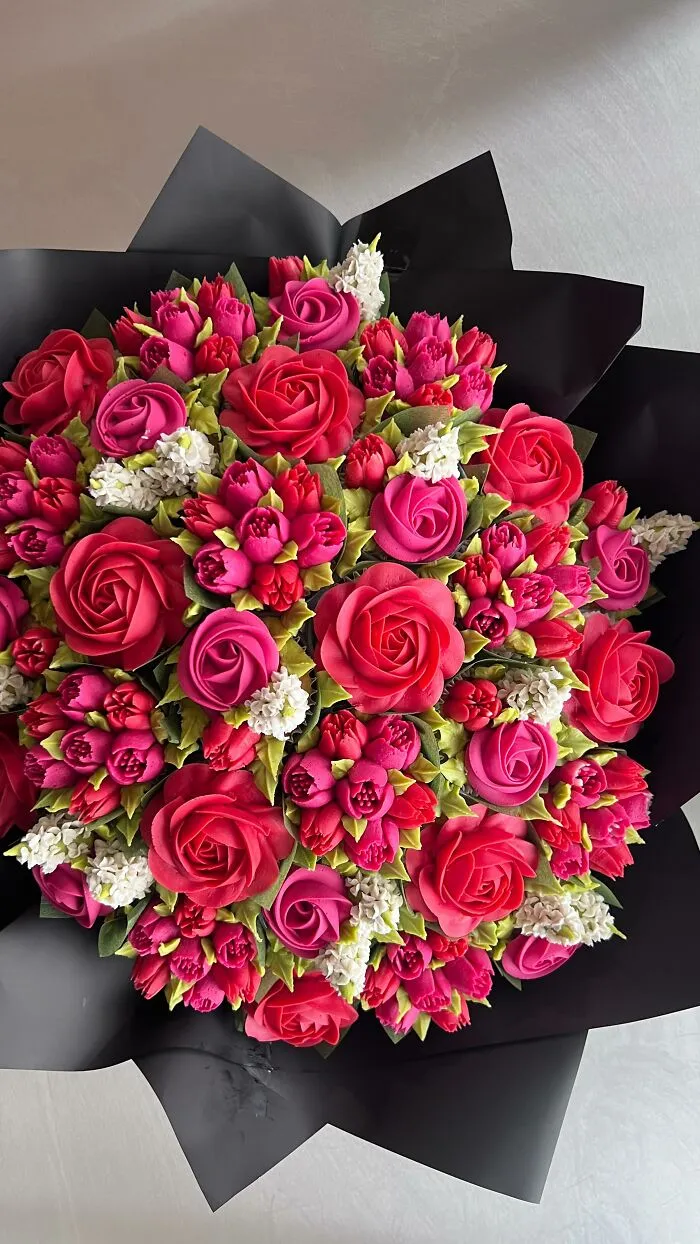 35 Cupcake Creations That Look Like Floral Masterpieces, By Baker Macey Nemer