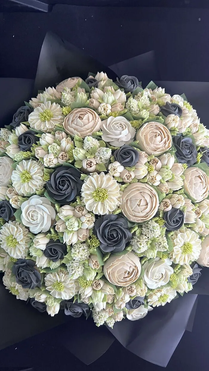 35 Cupcake Creations That Look Like Floral Masterpieces, By Baker Macey Nemer