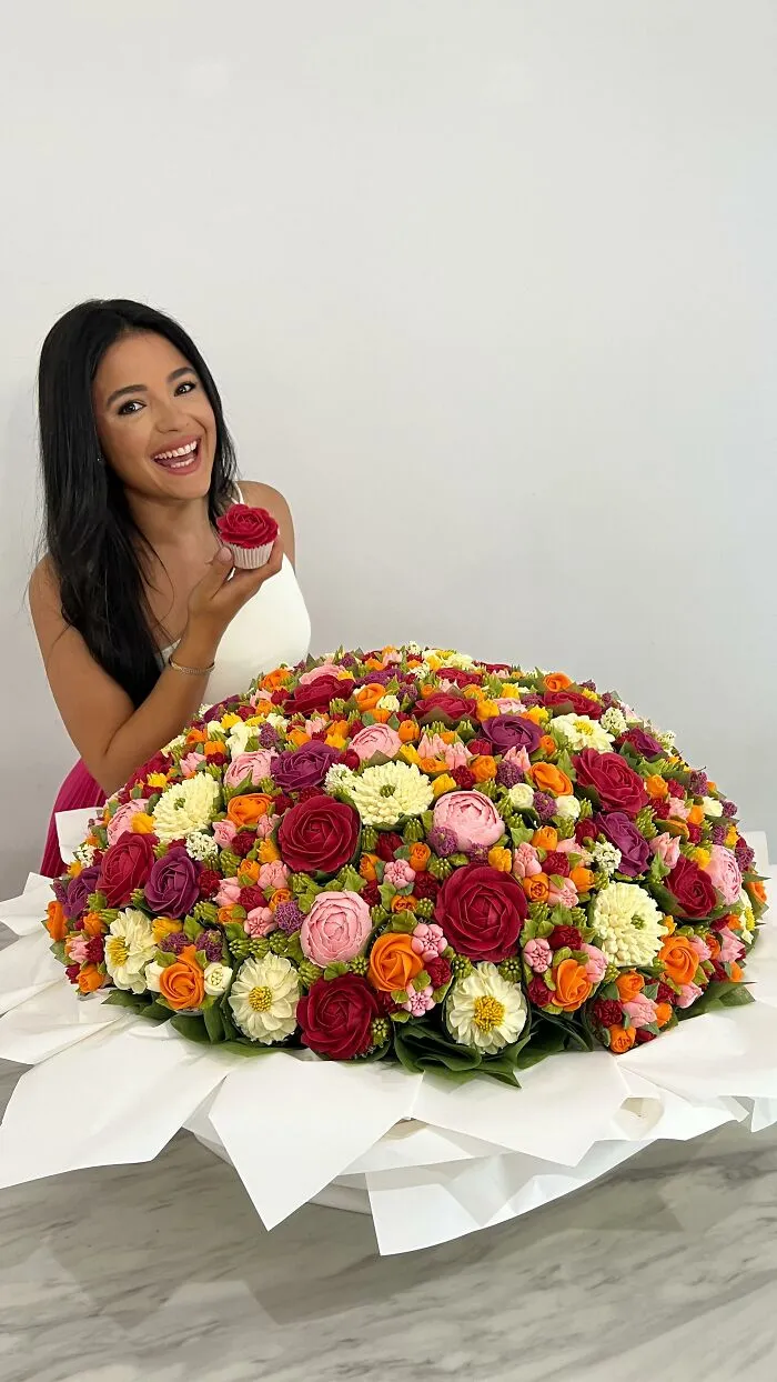35 Cupcake Creations That Look Like Floral Masterpieces, By Baker Macey Nemer
