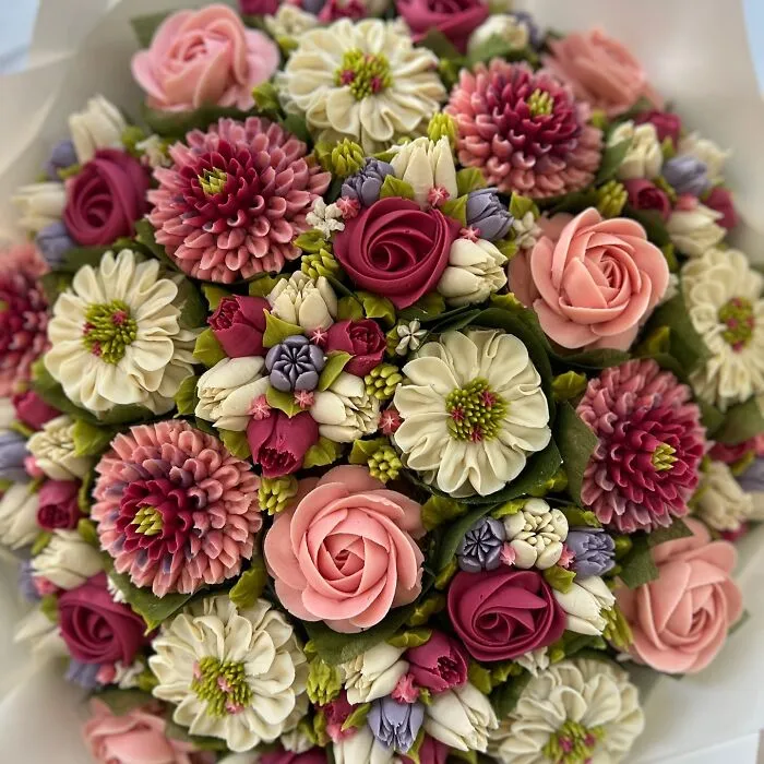 35 Cupcake Creations That Look Like Floral Masterpieces, By Baker Macey Nemer