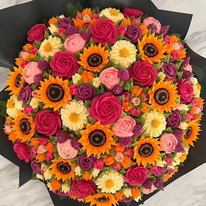 35 Cupcake Creations That Look Like Floral Masterpieces, By Baker Macey Nemer