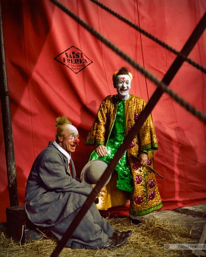 Two Clowns, Dario And Bario, Photographed In 1945 By Robert Doisneau