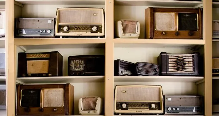 Listening to the radio and discovering new music by surprise vs algorithm-perfect playlists based on your taste?