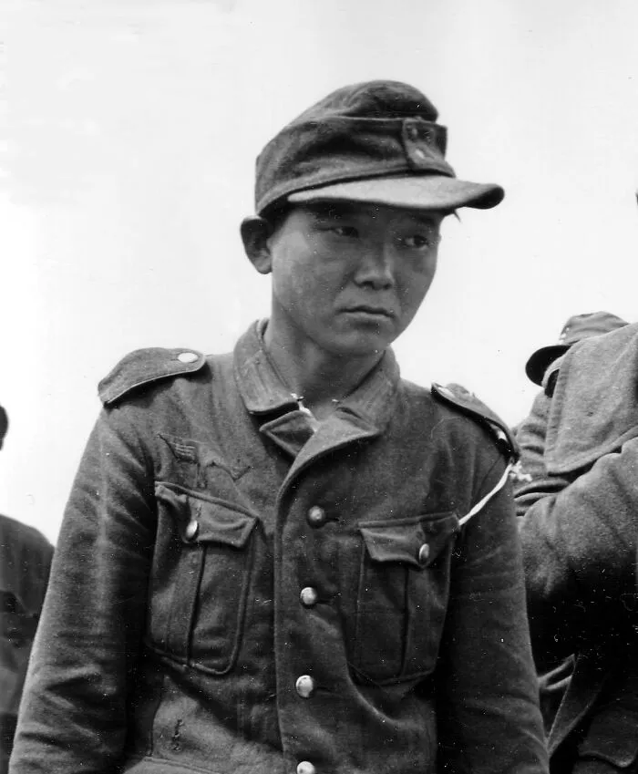 Kyoungjong Had To Fight On 3 Sides In WWII