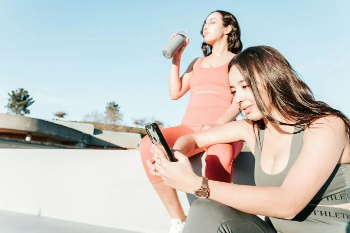 People Might Not Realize That These 40 Of Their Behaviors Scream That They’re Insecure