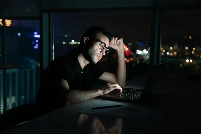 People Might Not Realize That These 40 Of Their Behaviors Scream That They’re Insecure