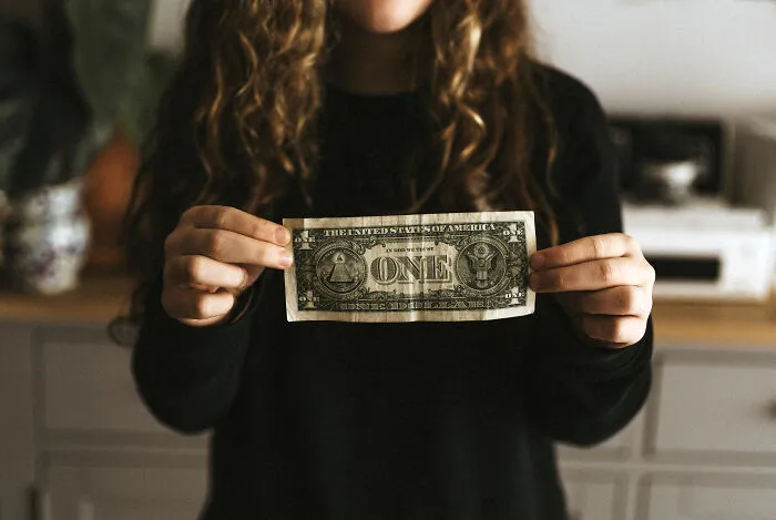 33 Stories Of People Getting Something Truly Priceless For The Low Cost Of $1