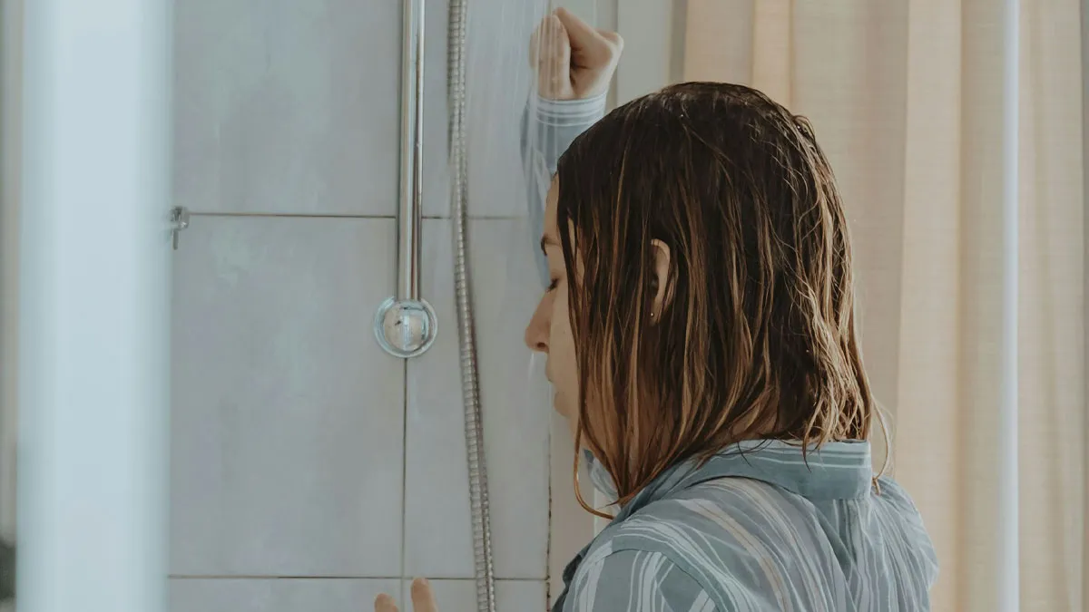 Husband Has Been Apologizing For Wife’s Cold Showers For 20 Years, She Finally Has Had Enough