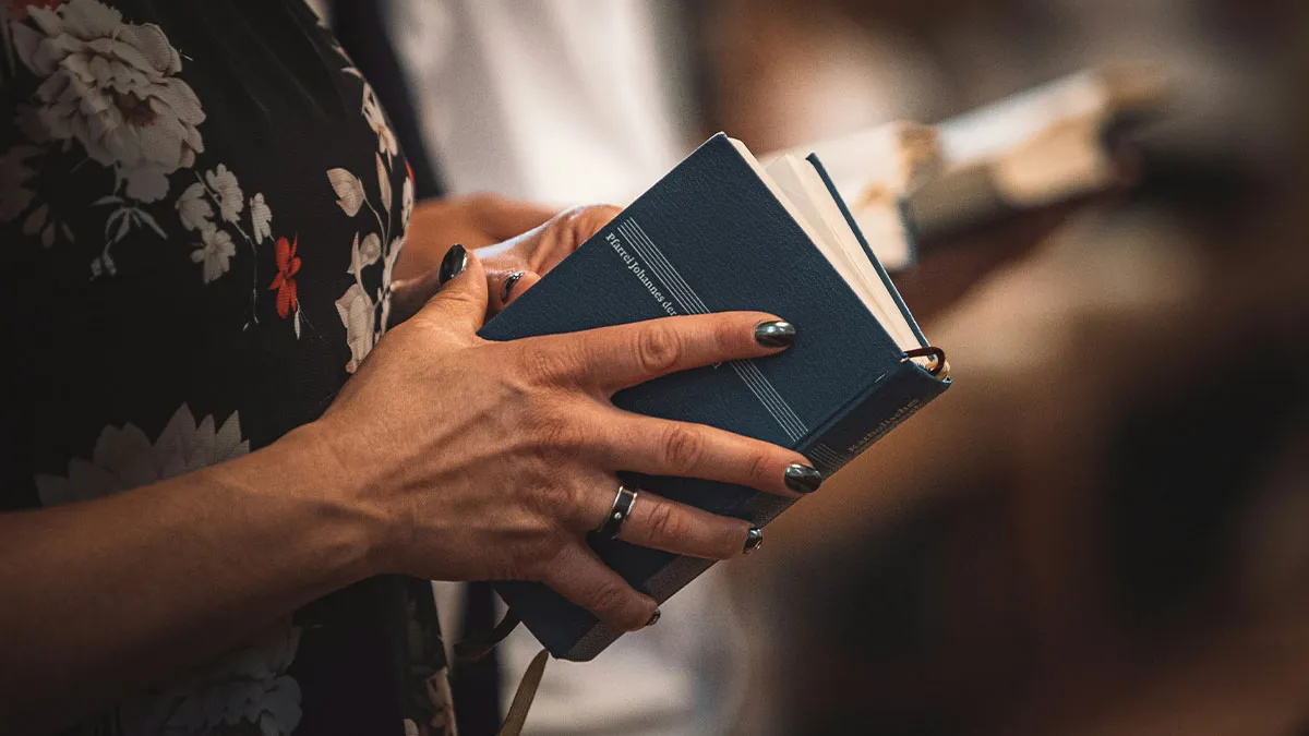Woman Exacts Secretive Petty Revenge On “Spiritually Dry,” Overly-Religious Aunt 
