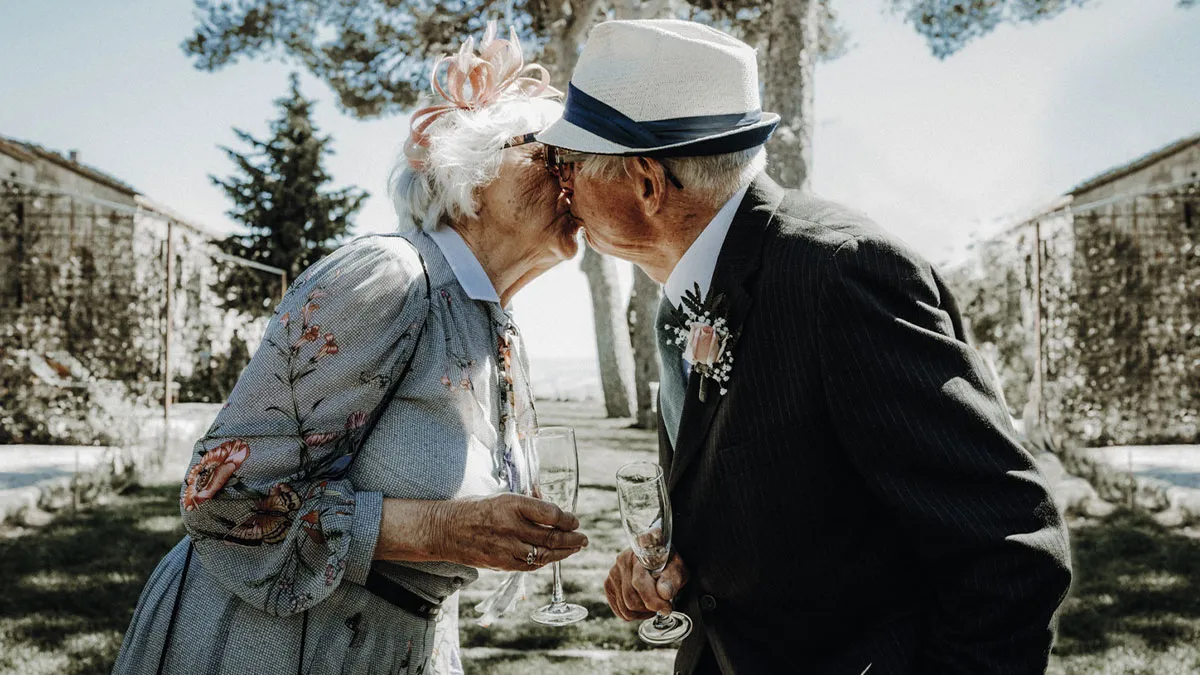 These 39 Wedding Photos Are So Unreal, You Might Think They’re Movie Scenes