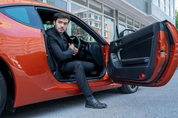 35 Obscene Moments That Prove The Rich Are Playing A Different Game
