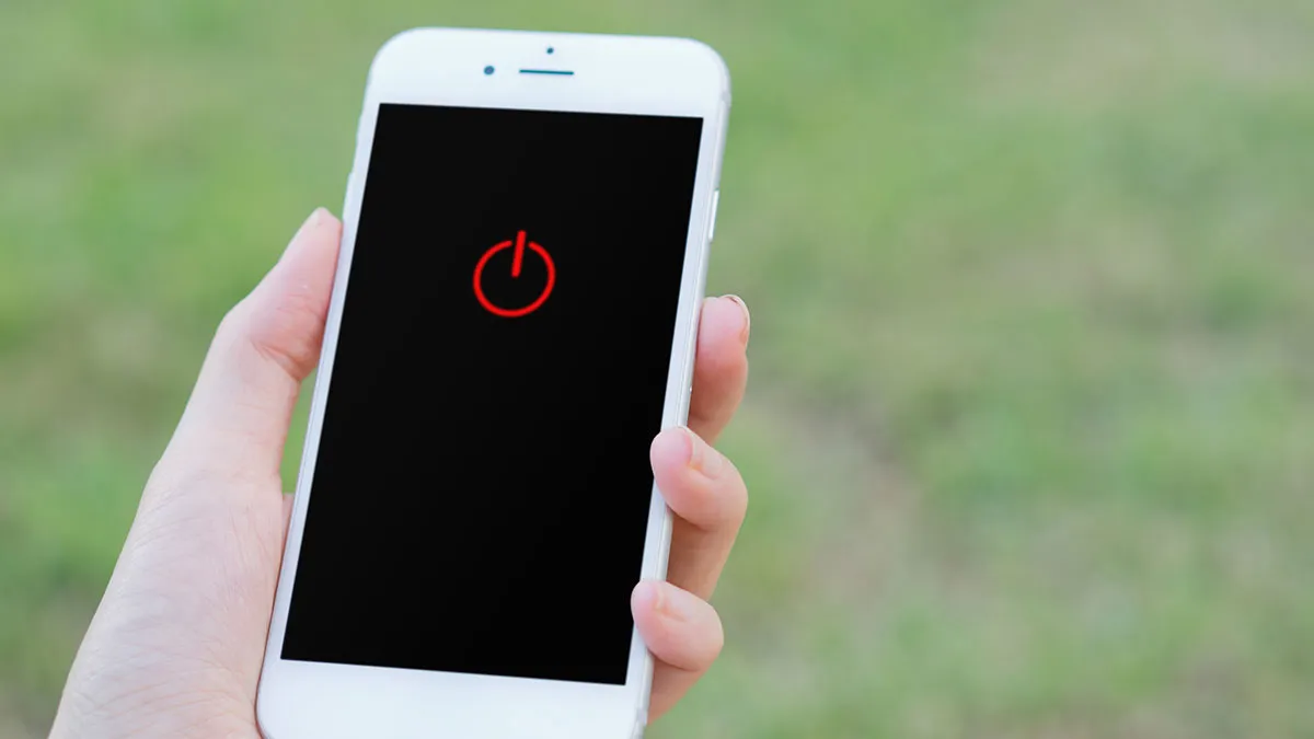 Company’s No Mobile Phones Policy Backfires As Workers Follow Rules To The T
