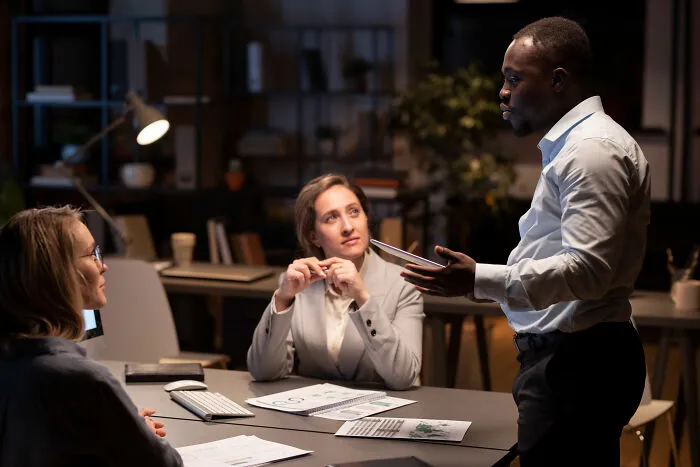 "I Use The Same Technique Now": 37 Peeps Online Debate Smooth Phrases To Use Against Office Liars