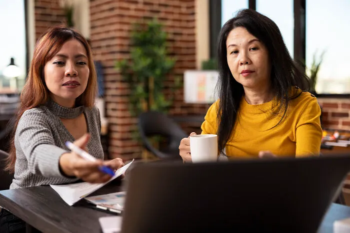 "I Use The Same Technique Now": 37 Peeps Online Debate Smooth Phrases To Use Against Office Liars