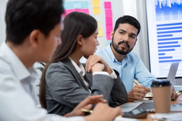 "I Use The Same Technique Now": 37 Peeps Online Debate Smooth Phrases To Use Against Office Liars