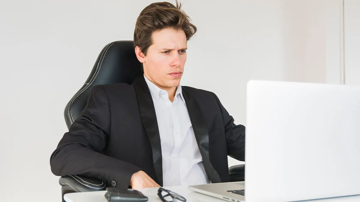 "I Use The Same Technique Now": 37 Peeps Online Debate Smooth Phrases To Use Against Office Liars