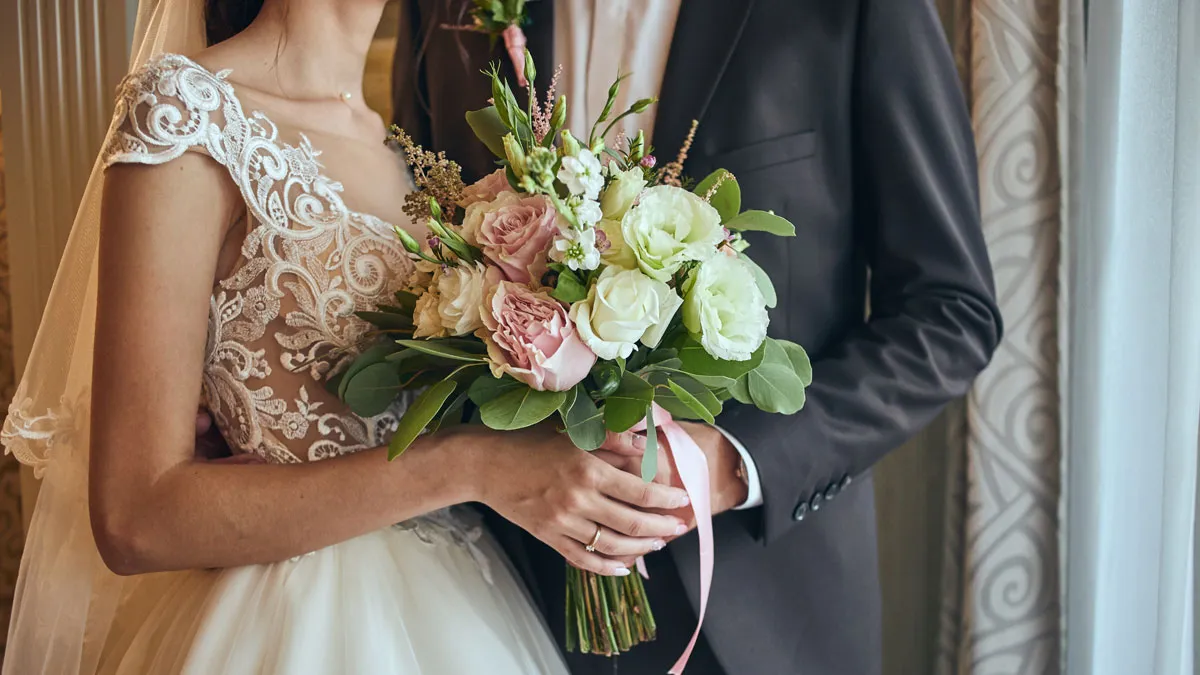 Couple Goes To A Wedding, Witnesses It Fall Apart In Real Time