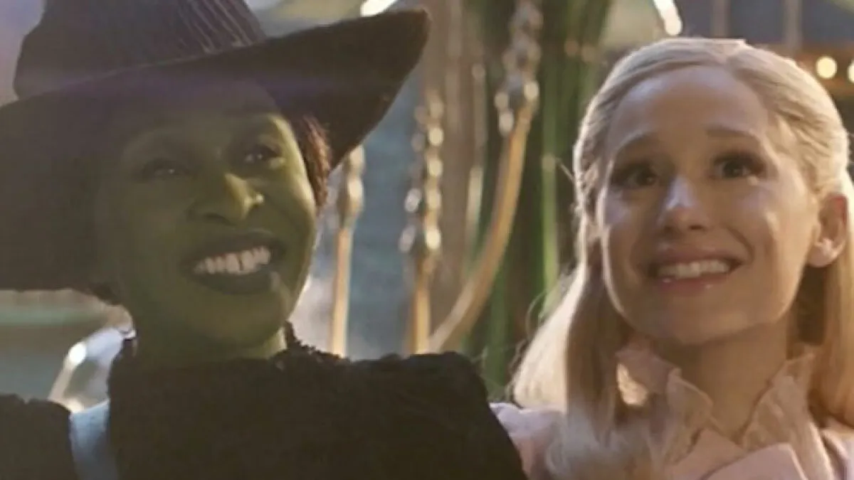 “Her Entire Ribcage Is Visible”: Netizens Scrutinize Ariana Grande’s Look In New ‘Wicked’ Trailer