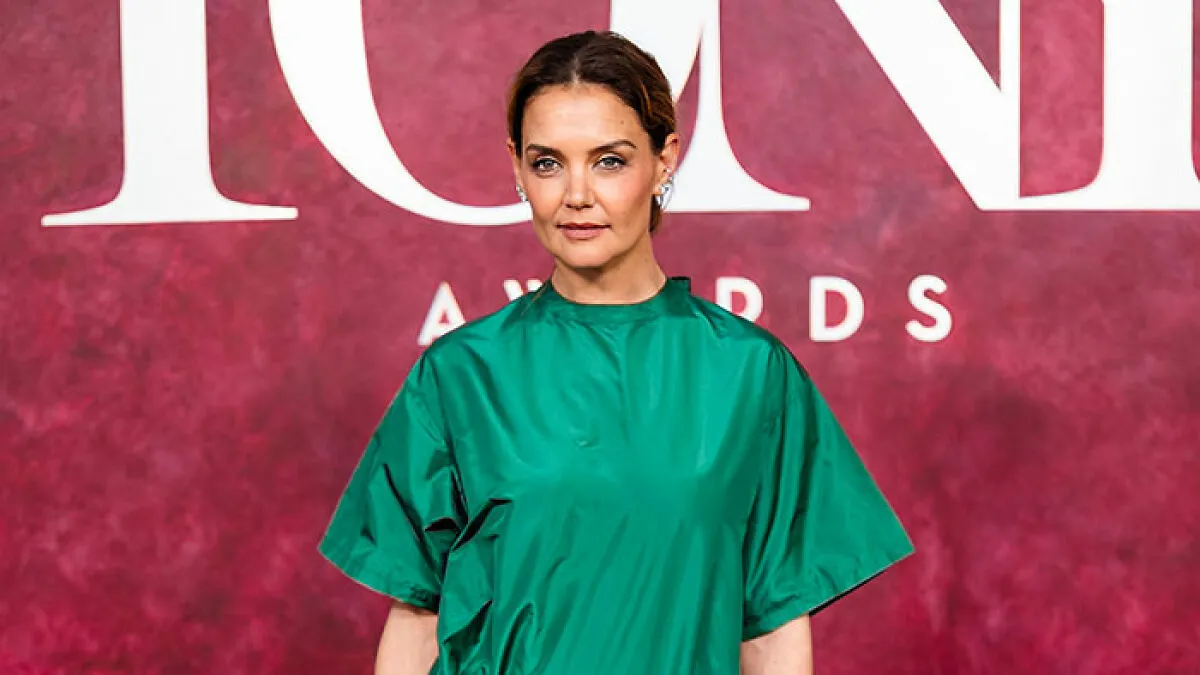 “She Forgot To Pull Her Dress Up”: 20 Awful Fashion Choices From The 2025 Tony Awards