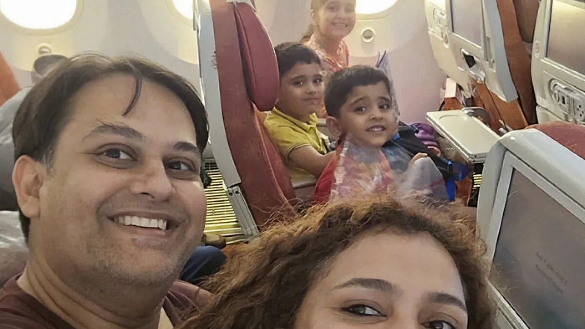 Family Moving To London Looking For A Better Life Took Final Selfie In Plane Before It Crashed