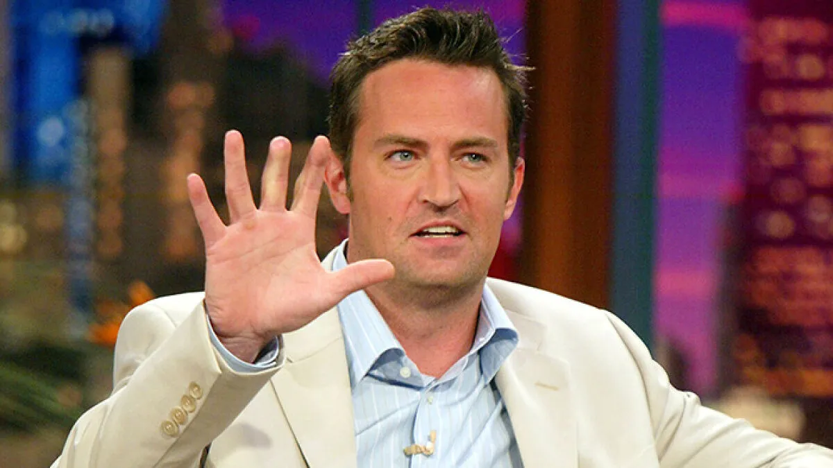 20 Stars With Body Abnormalities You Probably Never Noticed
