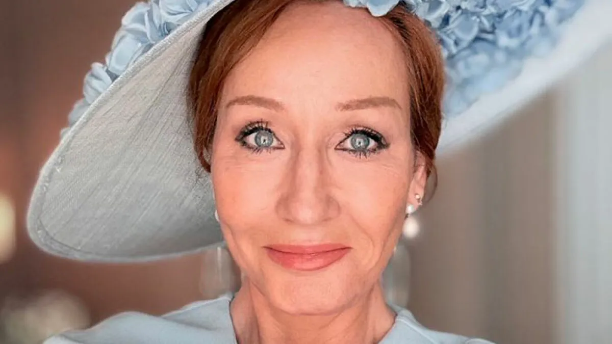 Pedro Pascal Defends His Criticism Of JK Rowling After Calling Her "Heinous Loser"