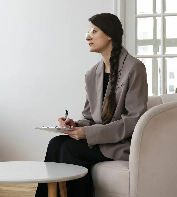 Therapists Reveal The Stories That Quietly Broke Their “No Judgment” Rule
